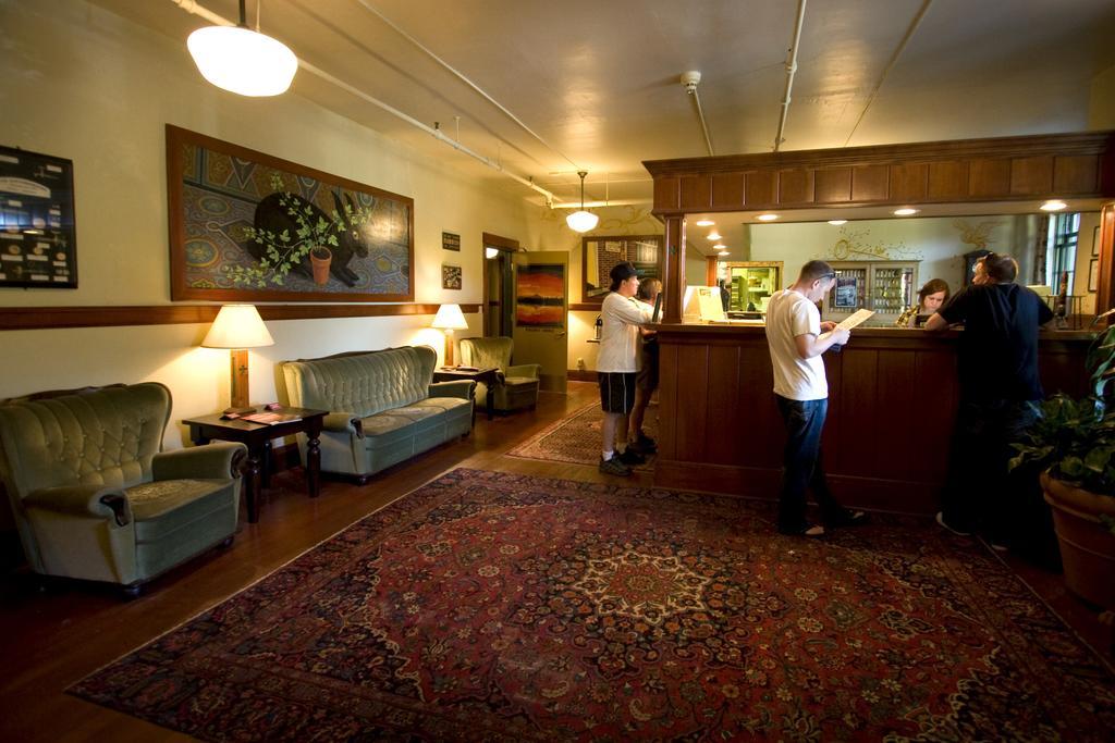 Mcmenamins Edgefield Hotel Troutdale Exterior photo