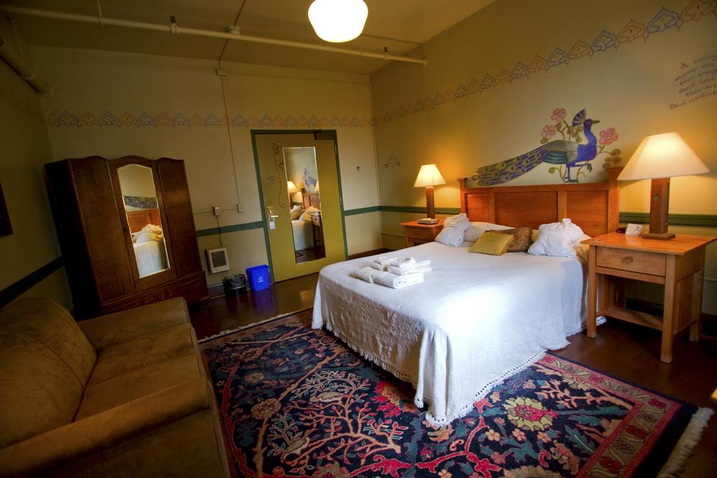 Mcmenamins Edgefield Hotel Troutdale Room photo